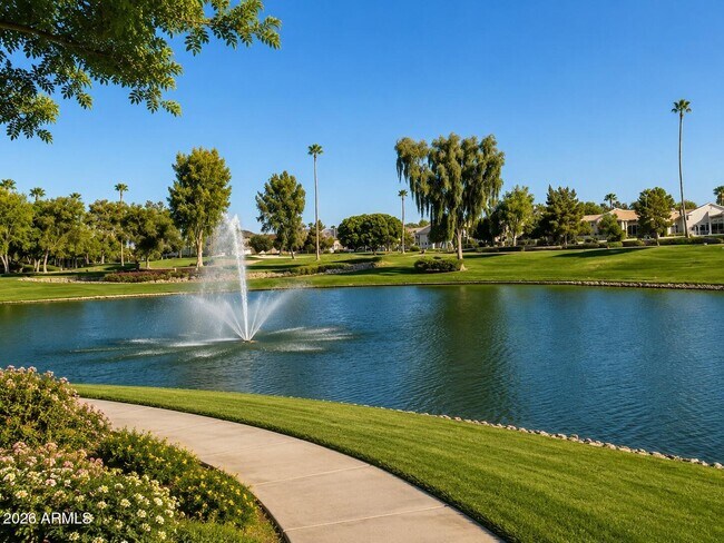 7401 W Arrowhead Clubhouse Dr Glendale, AZ 85308 photo 2