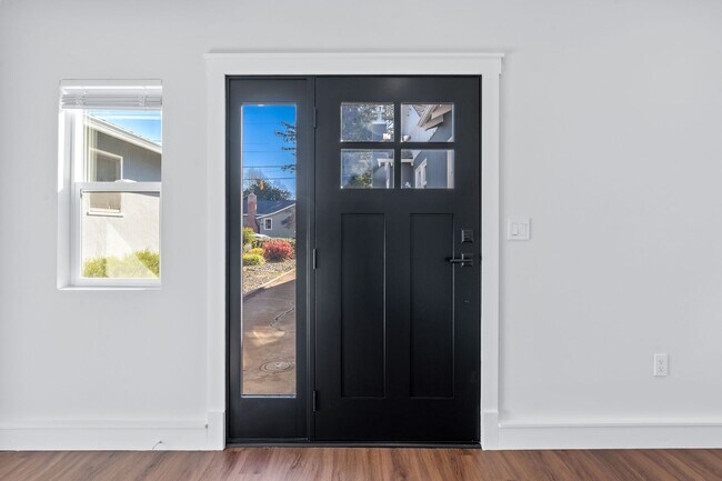 Charming Updated 2 Bed, 2 Bath Home Near Downtown Napa photo 5