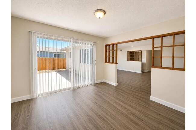 5240 Prosperity Ln photo 3