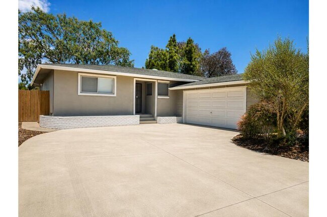 5240 Prosperity Ln