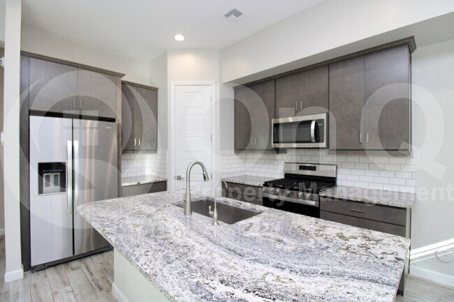 4855 E Village Dr Scottsdale, AZ 85254 photo 2