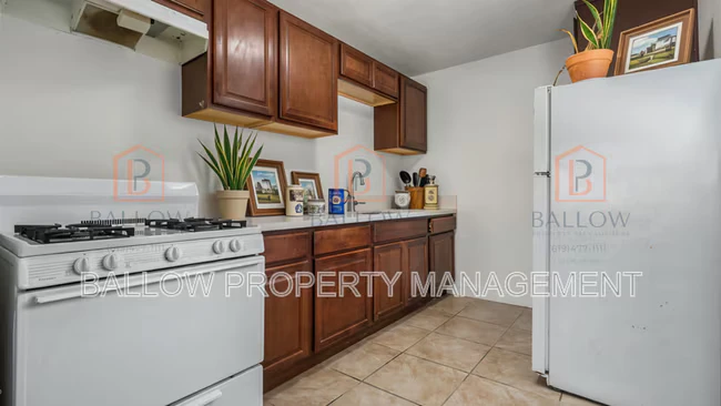 124 Laurel Ave National City, CA 91950 photo 4