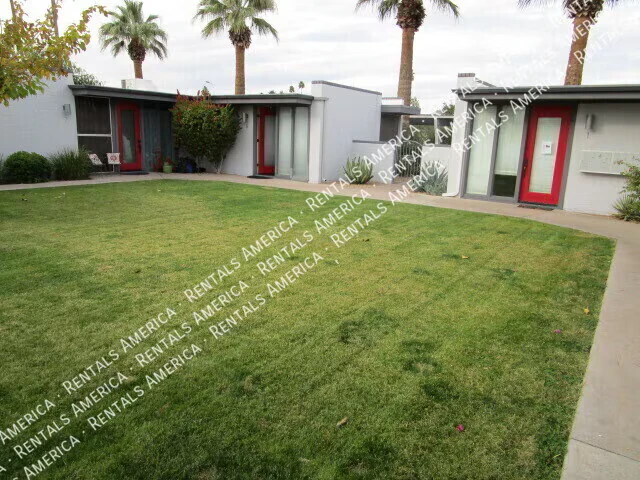 4202 N 38th St Phoenix, AZ 85018 photo 4