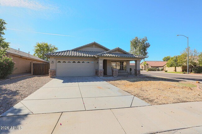 10269 W Patrick Ln photo 2