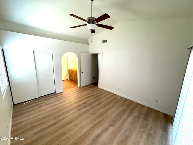 2467 W Park Ave photo 4