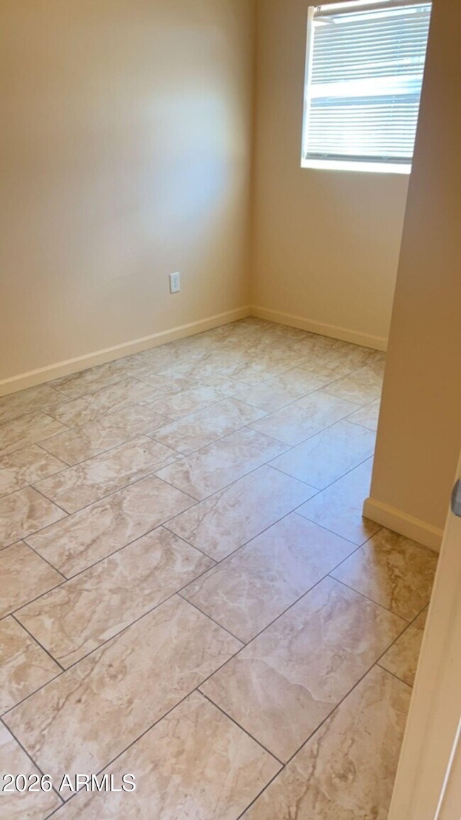6714 N 54th Ave Glendale, AZ 85301 photo 3