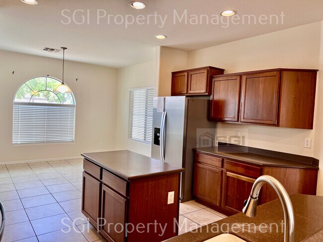 8730 S 57th Dr Phoenix, AZ 85339 photo 4