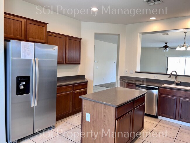 8730 S 57th Dr Phoenix, AZ 85339 photo 3