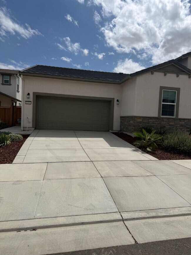 8190 Lamplight Dr Tracy, CA 95377 photo 3
