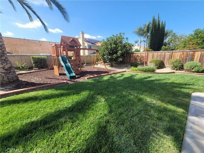 24095 Fuschia Ct Murrieta, CA 92562 photo 2