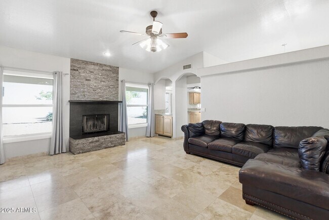 15912 Centipede Dr Fountain Hills, AZ 85268 photo 2