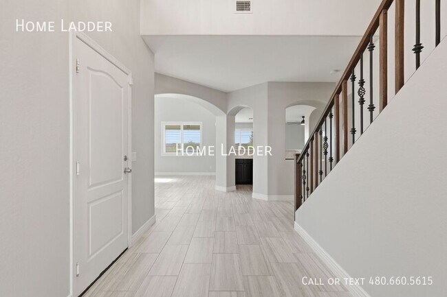 5623 E Dionysus Dr photo 4