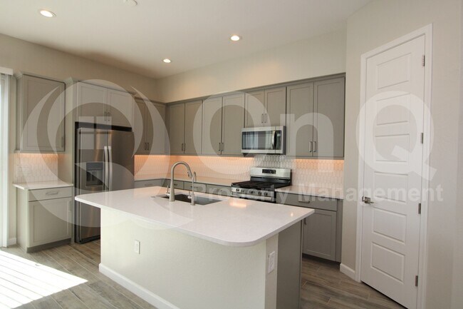 17046 N 50th St Scottsdale, AZ 85254 photo 4