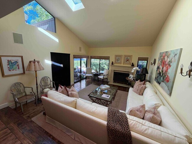 1252 Sharon Park Dr Menlo Park, CA 94025 photo 3