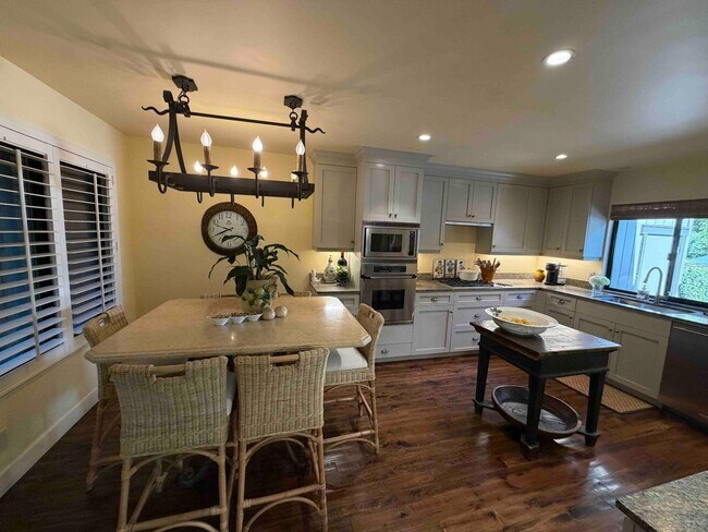 1252 Sharon Park Dr Menlo Park, CA 94025 photo 5