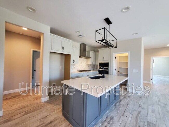 835 N 110th Ave Avondale, AZ 85323 photo 3