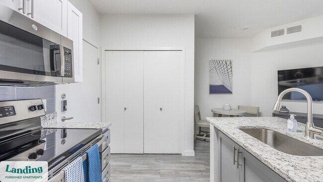 1811 E Apache Blvd Tempe, AZ 85281 photo 3