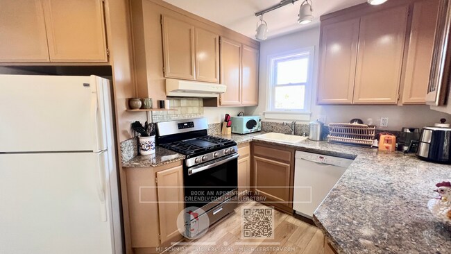 2122 Sacramento St unit Upper photo 5