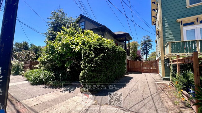 2122 Sacramento St unit Upper photo 4