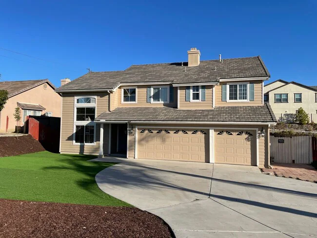 1711 Wildflower Ct Vista, CA 92083
