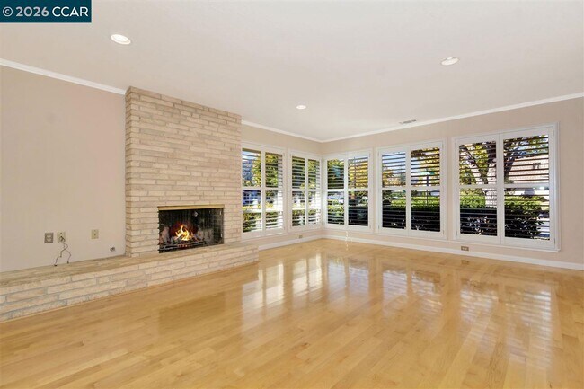 241 Ivy Pl Orinda, CA 94563 photo 2