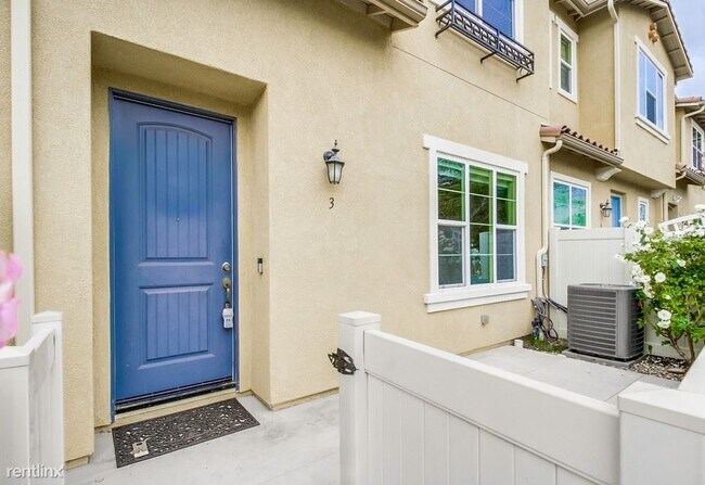 1560 Santa Carolina Rd Chula Vista, CA 91913 photo 2