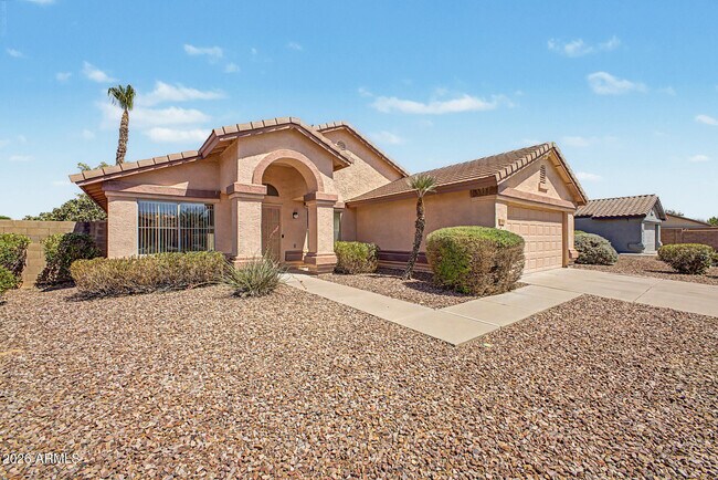 17807 N Juneberry Dr Surprise, AZ 85374 photo 2