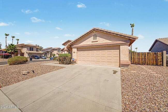 17807 N Juneberry Dr Surprise, AZ 85374 photo 3