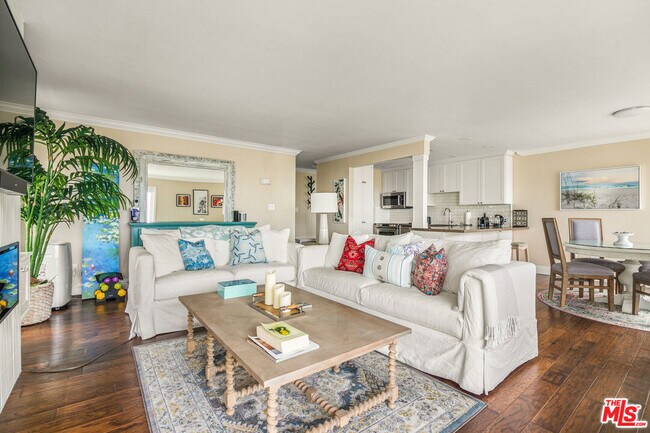 245 Coast Blvd San Diego, CA 92037 photo 5
