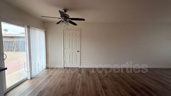 1646 W Behrend Dr Phoenix, AZ 85027 photo 4