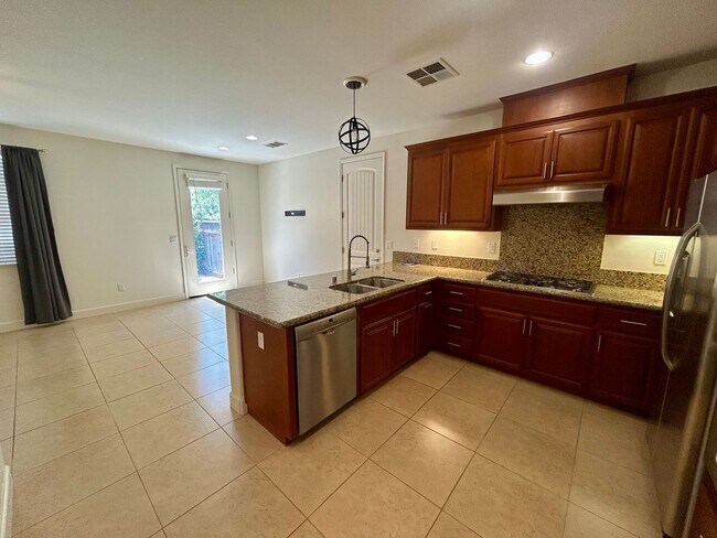 462 East Main Avenue, Morgan Hill, CA 95037 photo 5