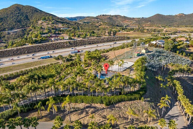 4942 White Lilac Rd Fallbrook, CA 92028 photo 2