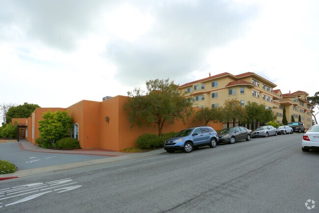 130 Magnolia Ave photo 3