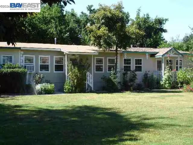 2BR/2BA Single Family House on Rose Ave 2 · Pleasanton