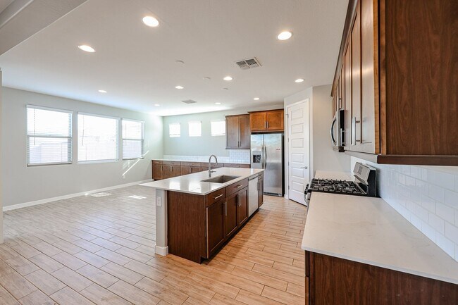 9132 W Glenrosa Ave Phoenix, AZ 85037 photo 5