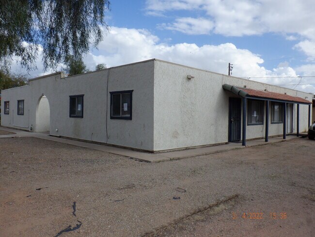 1535 E 29th Ave photo 2