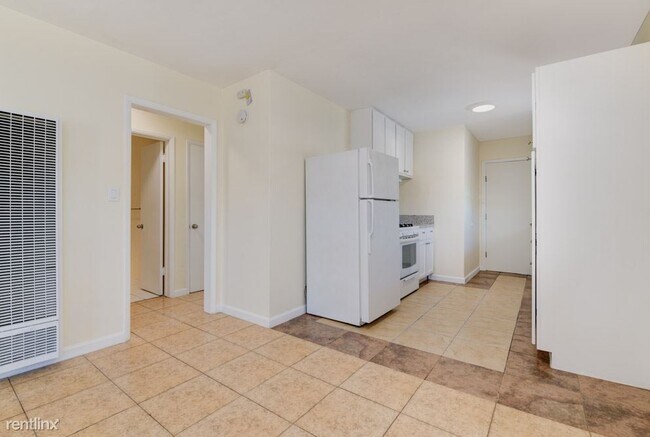 1810 E 16th St National City, CA 91950 photo 4