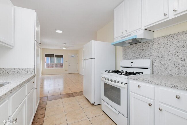 1810 E 16th St National City, CA 91950