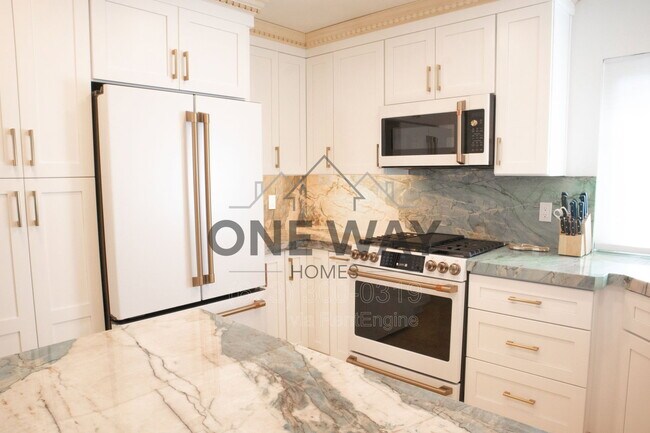 10086 E San Salvador Dr Scottsdale, AZ 85258 photo 4