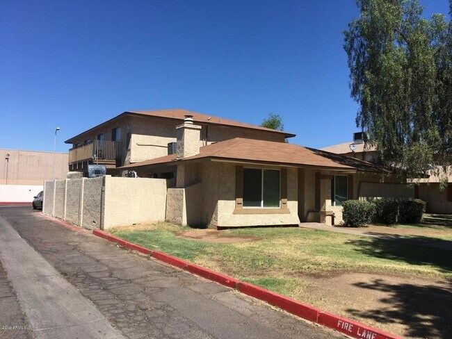 3315 W Loma Ln Phoenix, AZ 85051 photo 2