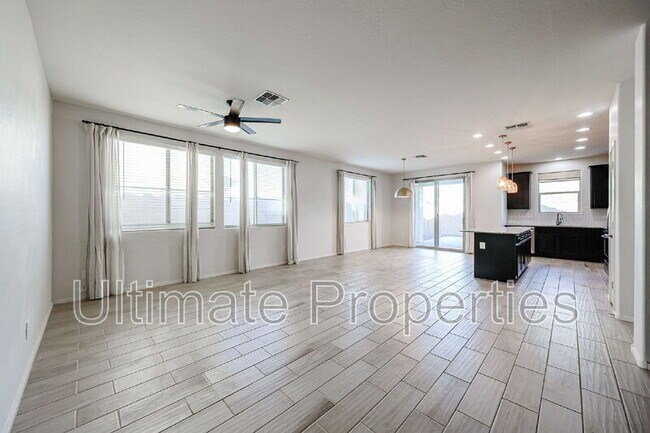 25151 N 143rd Dr Surprise, AZ 85387 photo 5