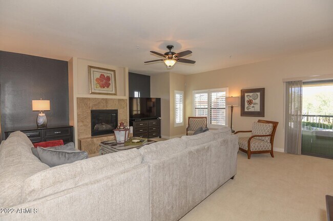 21320 N 56th St Phoenix, AZ 85054 photo 3