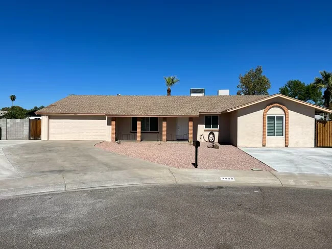 3808 W Malapai Dr photo 2