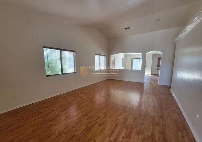 3133 W Huntington Dr Phoenix, AZ 85041 photo 2