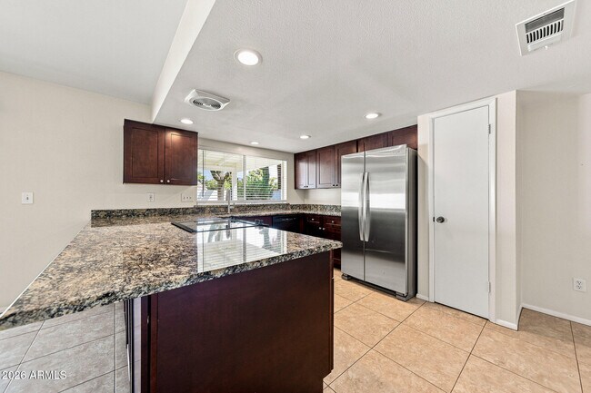 212 E Eugie Ave Phoenix, AZ 85022 photo 5