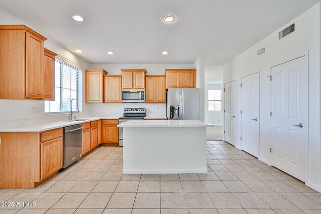 2237 N 135th Dr Goodyear, AZ 85395 photo 3