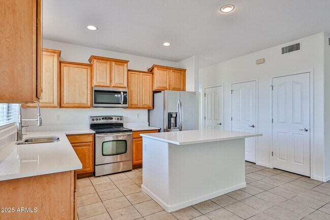 2237 N 135th Dr Goodyear, AZ 85395 photo 4