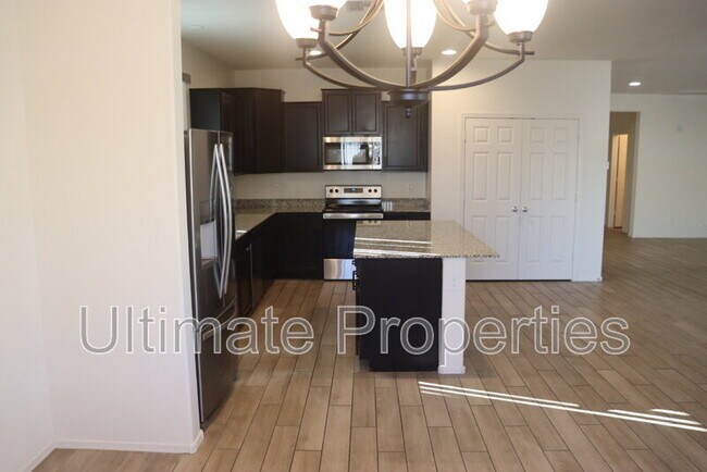 6930 W Townley Ave Peoria, AZ 85345 photo 2
