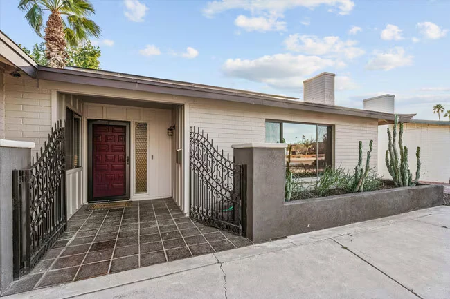 8543 E Jackrabbit Rd Scottsdale, AZ 85250 photo 3