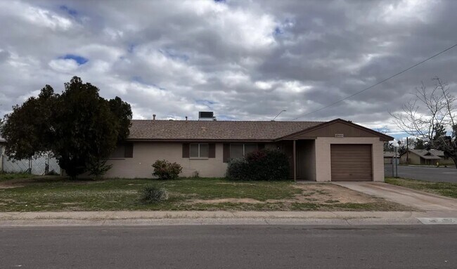 6001 N 62nd Dr